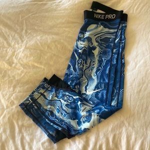 Nike Womens Size Large Capri Leggings Blue Marble